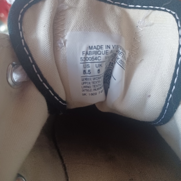 Low top 8.5 women's black converse - Picture 2 of 4